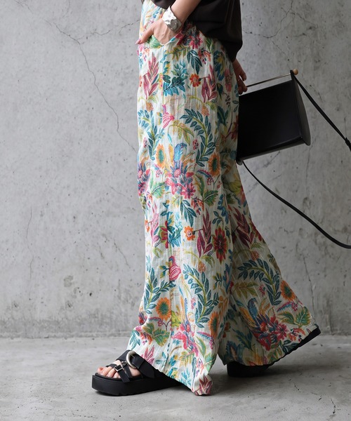 antiqua(アンティカ)の「綿100 ボタニカル柄 花柄 ワイドパンツ(その他パンツ・レディース・ブルー系その他・ONESIZE)」の4枚目の写真