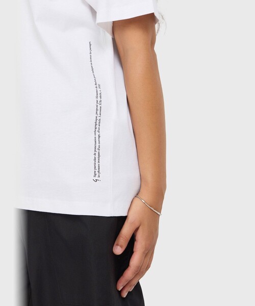 agnes b.（アニエスベー）の「アイコニック オーガニックコットン 半袖Tシャツ "Point d'Ironie"（Tシャツ/カットソー・レディース・ホワイト・1/2/3）」の4枚目の写真