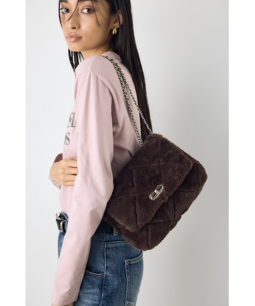 AZUL by moussy(アズールバイマウジー)の「キルティングデザインフラップファーバッグ 秋服 冬服 無地 レオパード柄 ヒョウ柄 アニマル柄 ショルダー 鞄(ショルダーバッグ・レディース・ブラウン系その他/ベージュ/ブラウン/ホワイト系その他/チャコールグレー・FREE)」の10枚目の写真