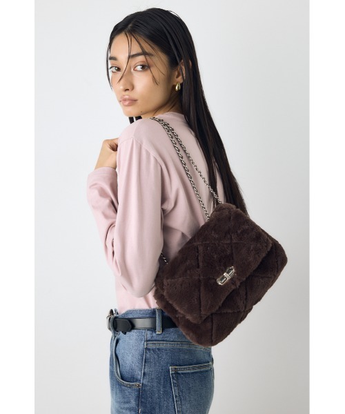 AZUL by moussy(アズールバイマウジー)の「キルティングデザインフラップファーバッグ 秋服 冬服 無地 レオパード柄 ヒョウ柄 アニマル柄 ショルダー 鞄(ショルダーバッグ・レディース・ブラウン系その他/ベージュ/ブラウン/ホワイト系その他/チャコールグレー・FREE)」の11枚目の写真