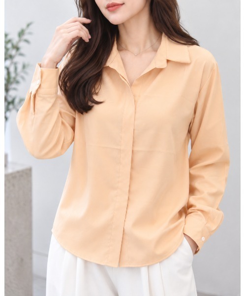 FAZVY(ファズビー)の「品よく決まる とろみ仕立てのきれいめシャツ(シャツ/ブラウス・レディース・ブルー/ブラック/ベージュ/ホワイト・L/M)」の3枚目の写真