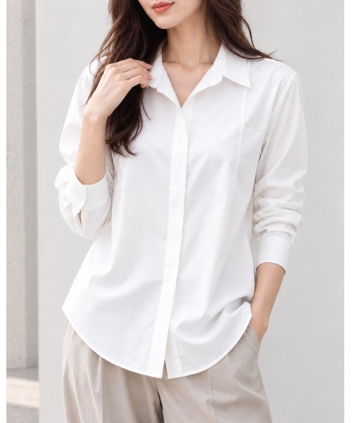 FAZVY(ファズビー)の「品よく決まる とろみ仕立てのきれいめシャツ(シャツ/ブラウス・レディース・ブルー/ブラック/ベージュ/ホワイト・L/M)」の1枚目の写真