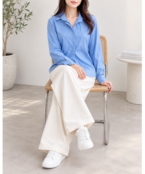 FAZVY(ファズビー)の「品よく決まる とろみ仕立てのきれいめシャツ(シャツ/ブラウス・レディース・ブルー/ブラック/ベージュ/ホワイト・L/M)」の6枚目の写真