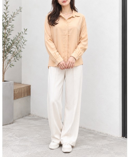 FAZVY(ファズビー)の「品よく決まる とろみ仕立てのきれいめシャツ(シャツ/ブラウス・レディース・ブルー/ブラック/ベージュ/ホワイト・L/M)」の18枚目の写真