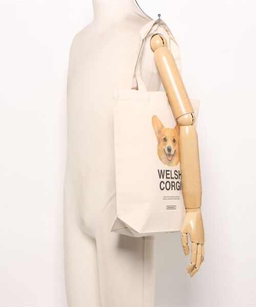 Moftique（モフティック）の「Moftique（モフティック） トートバッグ キャンバス マチ有 生成り コーギー 犬 アニマルプリント Mサイズ ユニセックス（トートバッグ・レディース・ナチュラル・FREE）」の6枚目の写真