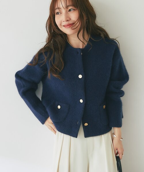 La boutique BonBon(ラブティックボンボン)の「【9/27(日)~ZOZO限定ライトグレー予約開始】ハイクオリティウールメタルボタンジャケットカーディガン(ノーカラージャケット・レディース・ライトベージュ/ピンク/ネイビー/ブラック・FREE)」の3枚目の写真