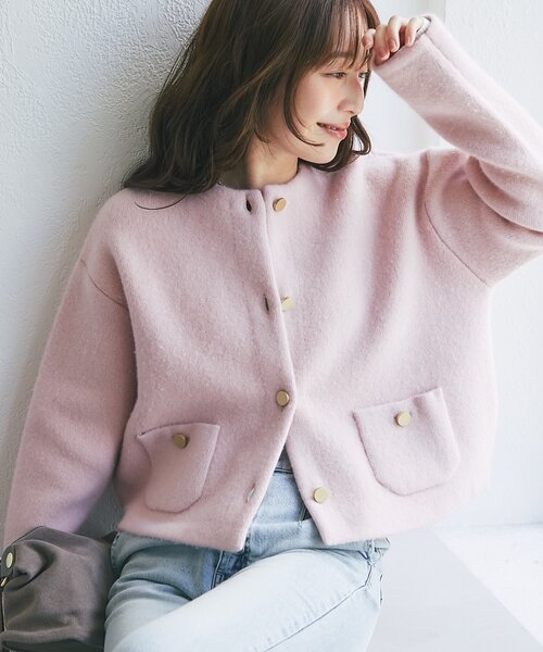 La boutique BonBon(ラブティックボンボン)の「【9/27(日)~ZOZO限定ライトグレー予約開始】ハイクオリティウールメタルボタンジャケットカーディガン(ノーカラージャケット・レディース・ライトベージュ/ピンク/ネイビー/ブラック・FREE)」の4枚目の写真