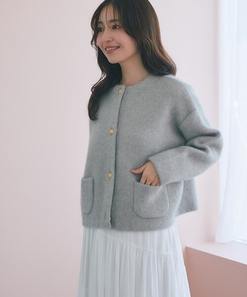 La boutique BonBon(ラブティックボンボン)の「【9/27(日)~ZOZO限定ライトグレー予約開始】ハイクオリティウールメタルボタンジャケットカーディガン(ノーカラージャケット・レディース・ライトベージュ/ピンク/ネイビー/ブラック・FREE)」の20枚目の写真