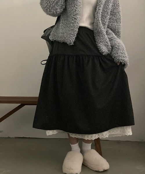 VIVID LADY(ビビッドレディー)の「サイドリボン レースレイヤードロングスカート(スカート・レディース・ブラック/チャコールグレー/クリーム/ネイビー・FREE)」の2枚目の写真