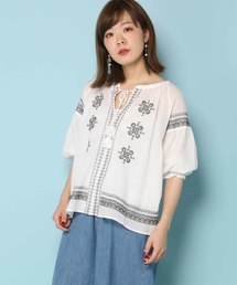 袖ボリューム刺繍ブラウス