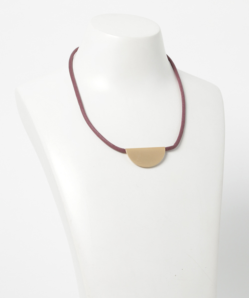 earth music&ecology（アースミュージックアンドエコロジー）の「プレートチョーカー（チョーカー・レディース・パープル/ブラック/カーキ・FREE）」の6枚目の写真