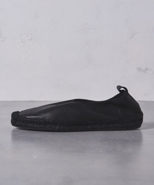 UNITED ARROWS(ユナイテッドアローズ)の「<HEREU(ヘリュー)> LEATHER ESPA ◆(スリッポン・メンズ・ブラウン/ブラック・42/41/40/43)」の4枚目の写真