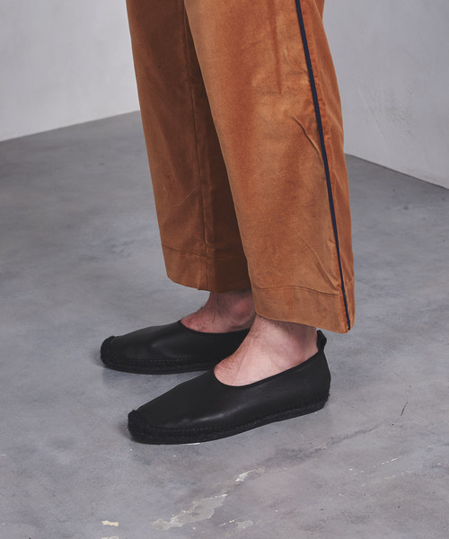 UNITED ARROWS(ユナイテッドアローズ)の「<HEREU(ヘリュー)> LEATHER ESPA ◆(スリッポン・メンズ・ブラウン/ブラック・42/41/40/43)」の9枚目の写真