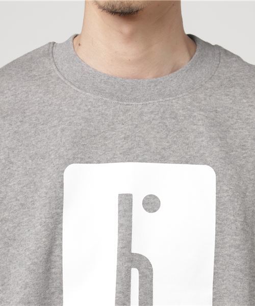 PIGALLE（ピガール）の「CREWNECK/PBLCN（スウェット・メンズ・ネイビー/グレー・SMALL/MEDIUM/LARGE）」の5枚目の写真