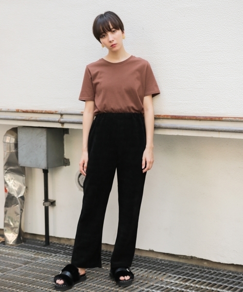 PAGEBOY（ページボーイ）の「クルーネックコットンＴシャツ（Tシャツ/カットソー・レディース・チャコールグレー/オフホワイト/ブラック/ダークブラウン/カーキ・FREE）」の18枚目の写真