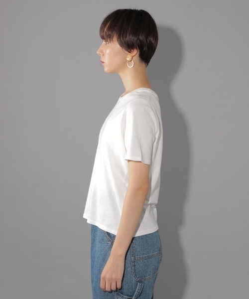 PAGEBOY（ページボーイ）の「クルーネックコットンＴシャツ（Tシャツ/カットソー・レディース・チャコールグレー/オフホワイト/ブラック/ダークブラウン/カーキ・FREE）」の15枚目の写真