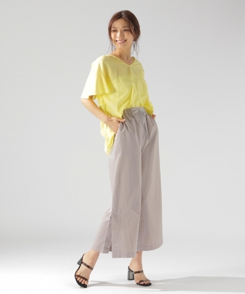 BAYFLOW(ベイフロー)の「GOOD PRICE/サイドスリットサテンパンツ(その他パンツ・レディース・ネイビー/グレー/ナチュラル/グリーン・SMALL/MEDIUM)」の5枚目の写真