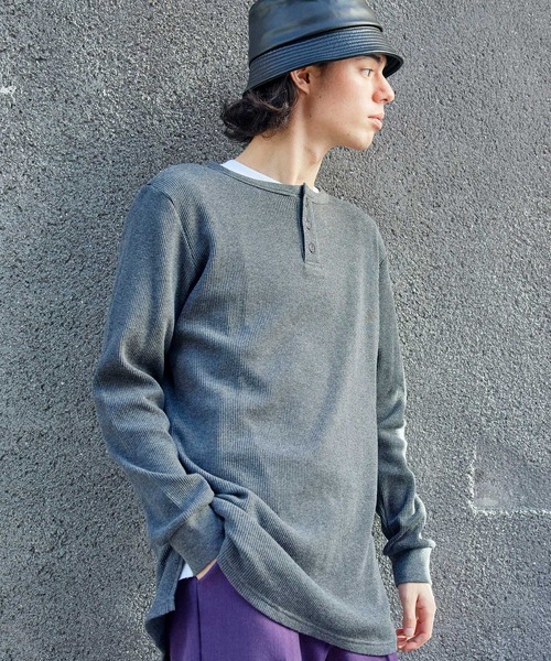 BARK MANHATTAN(バークマンハッタン)の「サーマル クルー ヘンリー 長袖 ロング丈 ワッフル Tシャツ(Tシャツ/カットソー)」|グレー系その他2