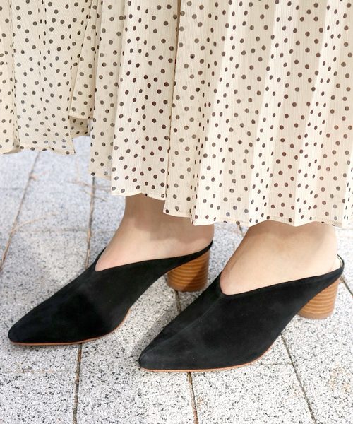 SLOBE IENA(スローブイエナ)の「AFFRANCHIE スエードポインテッドミュール◆(パンプス・レディース・ブラック/キャメル・23cm/24cm/22.5cm/24.5cm/23.5cm)」の8枚目の写真