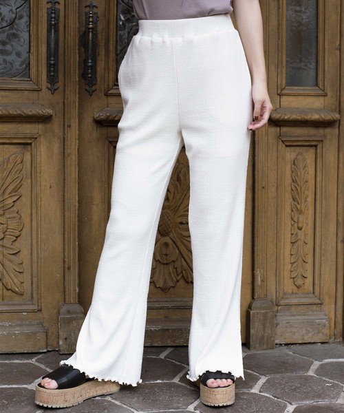 one after another NICE CLAUP（ワンアフターアナザーナイスクラップ）の「テレコフレアパンツ（その他パンツ・レディース・ベージュ/ブラウン/カーキ/アイボリー・FREE）」の2枚目の写真