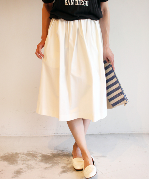 BEAUTY&YOUTH UNITED ARROWS（ビューティーアンドユースユナイテッドアローズ）の「BYTF グログランギャザースカート2 ◆（スカート・レディース・ホワイト/ライトブルー/ネイビー/ベージュ/オレンジ系その他・フリー）」の2枚目の写真