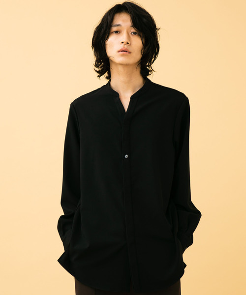 STUDIOUS(ステュディオス)の「【STUDIOUS】ドライタッチツイルVネックシャツ(シャツ/ブラウス・メンズ・ブラック/グレイッシュベージュ・1/2/3)」の13枚目の写真