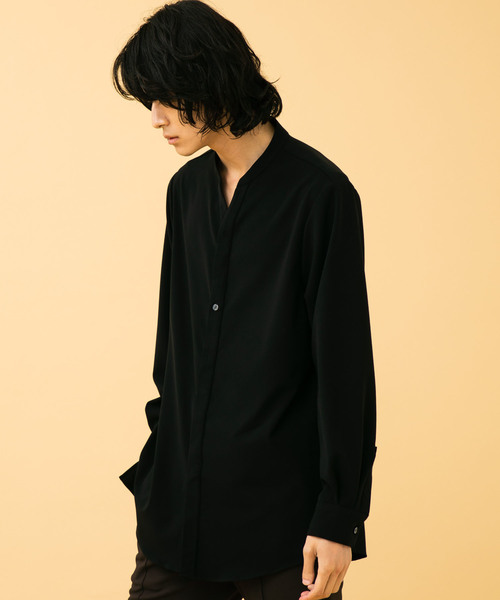 STUDIOUS(ステュディオス)の「【STUDIOUS】ドライタッチツイルVネックシャツ(シャツ/ブラウス・メンズ・ブラック/グレイッシュベージュ・1/2/3)」の10枚目の写真