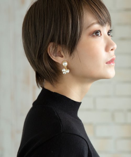 colleca la(コレカラ)の「ボリュームパールイヤリング(イヤリング・レディース・シルバー/ゴールド・フリ-)」の3枚目の写真