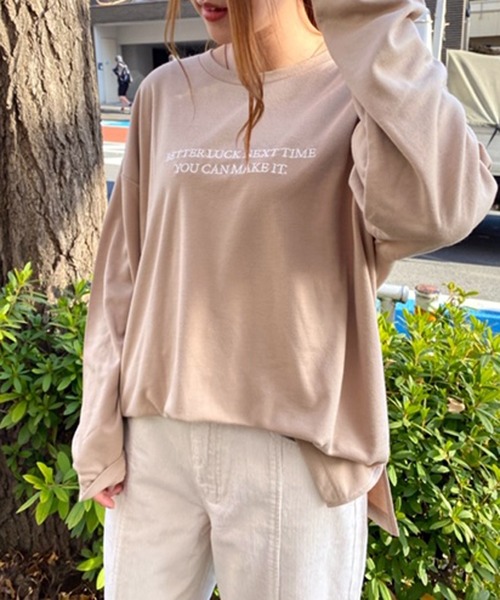 one way(ワンウェイ)の「刺繍ロゴ(Tシャツ/カットソー・レディース・ベージュ/パープル/ブラック/ホワイト・M)」の1枚目の写真