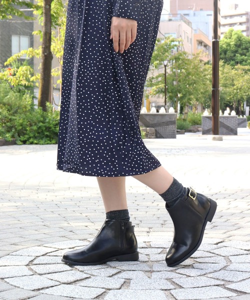 AAA+（サンエープラス）の「AAA / 美シルエットショートブーツ(3591)（ブーツ・レディース・ブラック/ダークブラウン/ブラック系その他/アイボリー・LL/SS/S/M/L/XL）」の10枚目の写真