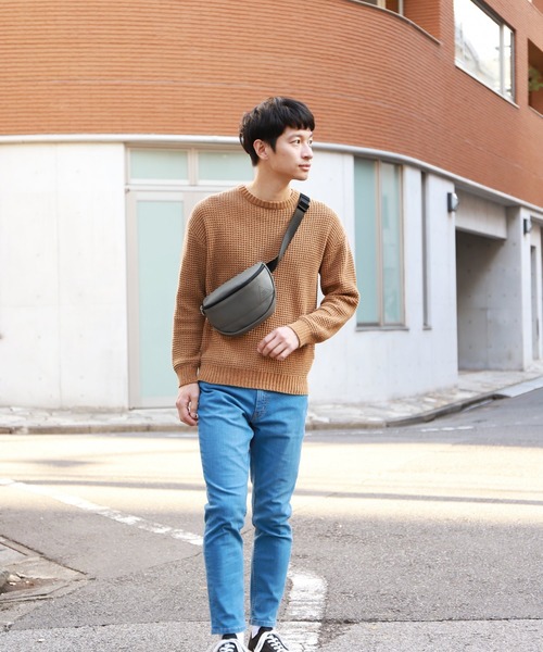 LAKOLE（ラコレ）の「フェイクレザーボディバッグ / LAKOLE（ボディバッグ/ウエストポーチ・メンズ・ベージュ/ブラック/グレー・FREE）」の5枚目の写真