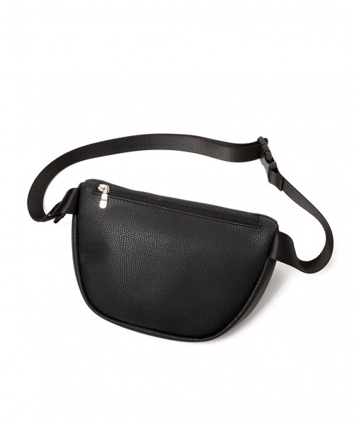 LAKOLE（ラコレ）の「フェイクレザーボディバッグ / LAKOLE（ボディバッグ/ウエストポーチ・メンズ・ベージュ/ブラック/グレー・FREE）」の11枚目の写真