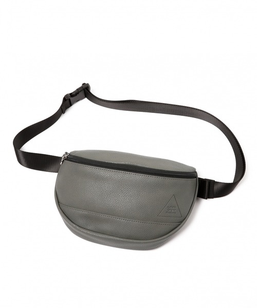 LAKOLE（ラコレ）の「フェイクレザーボディバッグ / LAKOLE（ボディバッグ/ウエストポーチ・メンズ・ベージュ/ブラック/グレー・FREE）」の8枚目の写真