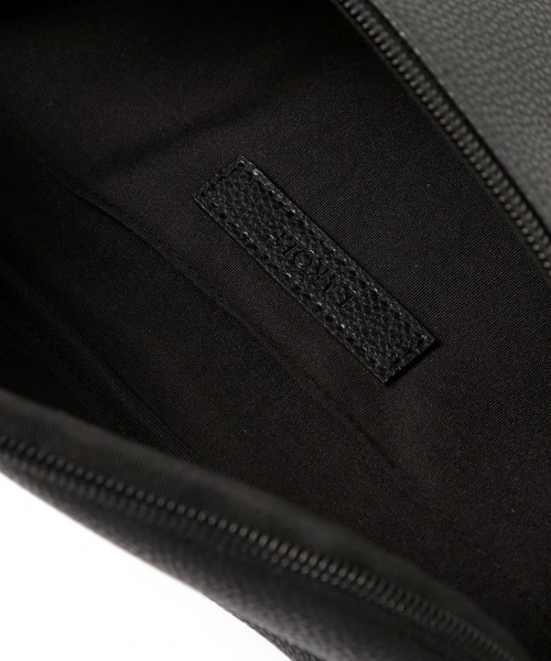 LAKOLE（ラコレ）の「フェイクレザーボディバッグ / LAKOLE（ボディバッグ/ウエストポーチ・メンズ・ベージュ/ブラック/グレー・FREE）」の14枚目の写真