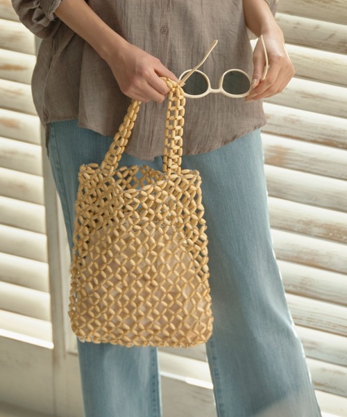 KOBE LETTUCE（コウベレタス）の「ウッドビーズトートバッグ（トートバッグ・レディース・ブラック/ベージュ/ブラウン・FREE）」の3枚目の写真