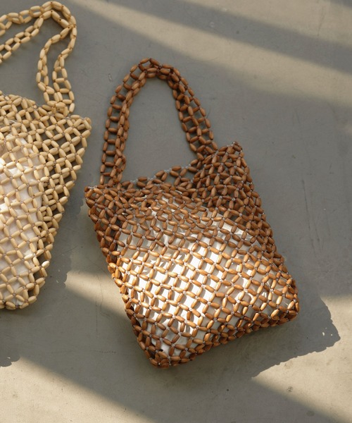 KOBE LETTUCE（コウベレタス）の「ウッドビーズトートバッグ（トートバッグ・レディース・ブラック/ベージュ/ブラウン・FREE）」の2枚目の写真