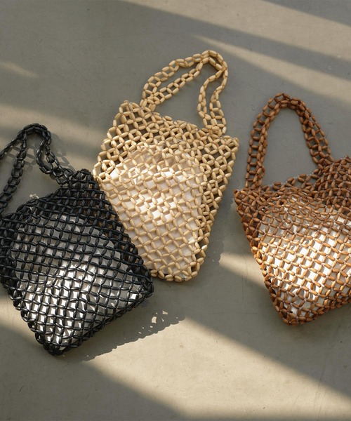 KOBE LETTUCE（コウベレタス）の「ウッドビーズトートバッグ（トートバッグ・レディース・ブラック/ベージュ/ブラウン・FREE）」の10枚目の写真