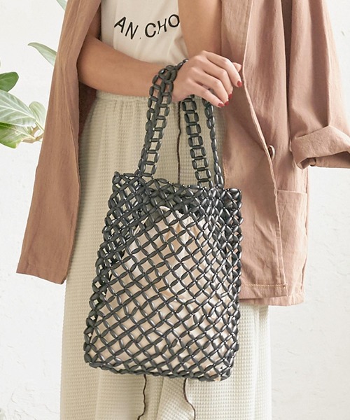 KOBE LETTUCE（コウベレタス）の「ウッドビーズトートバッグ（トートバッグ・レディース・ブラック/ベージュ/ブラウン・FREE）」の14枚目の写真