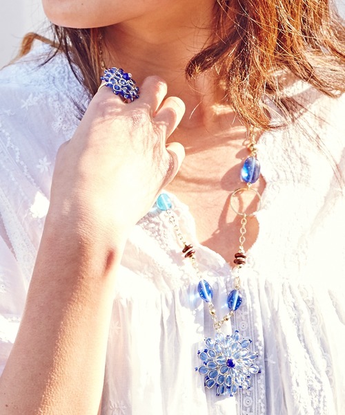 チャイハネ（チャイハネ）の「【チャイハネ】ガラスビーズフラワーリング（リング・レディース・ブラック/ブルー/グリーン/ライトブルー/オレンジ/レッド/ホワイト・FREE）」の12枚目の写真