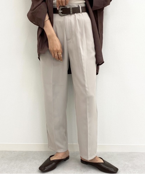 apres jour mignon（アプレジュールミニョン）の「シュエットリラックステーパード【ZOZOTOWN限定アイテム】（その他パンツ・レディース・その他/ダークブラウン/ブラック/ダークグリーン/アイボリー/マスタード/オレンジ/ボルドー/ブルー系その他/パープル・SMALL/MEDIUM/X-LARGE）」の10枚目の写真