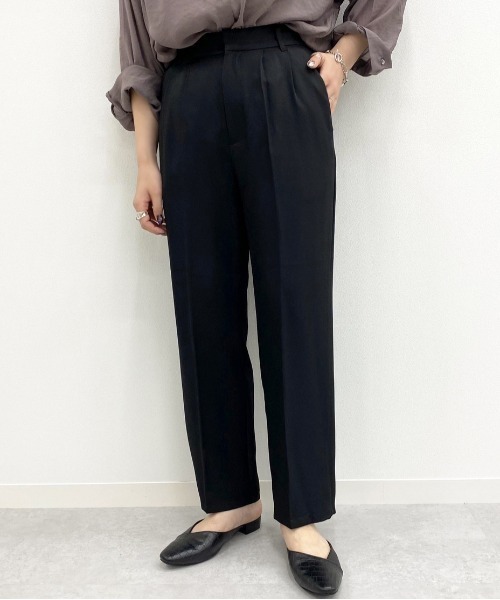 apres jour mignon（アプレジュールミニョン）の「シュエットリラックステーパード【ZOZOTOWN限定アイテム】（その他パンツ・レディース・その他/ダークブラウン/ブラック/ダークグリーン/アイボリー/マスタード/オレンジ/ボルドー/ブルー系その他/パープル・SMALL/MEDIUM/X-LARGE）」の3枚目の写真