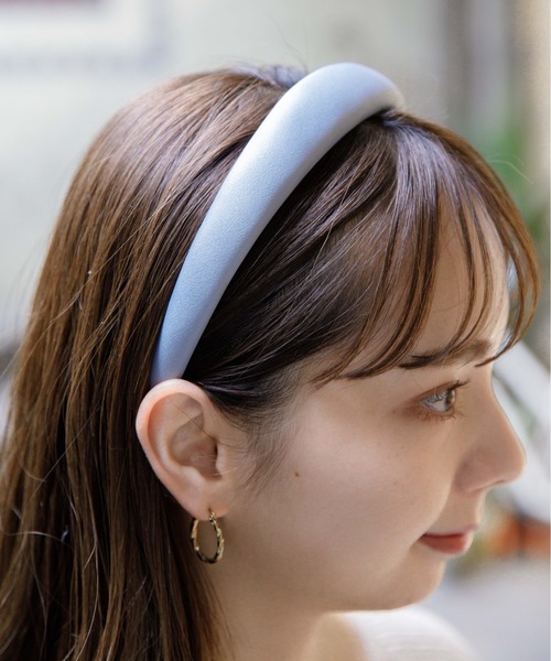 flower（フラワー）の「ボリュームカラーヘアバンド（カチューシャ・レディース・ピンク/ブルー/ベージュ・FREE）」の2枚目の写真