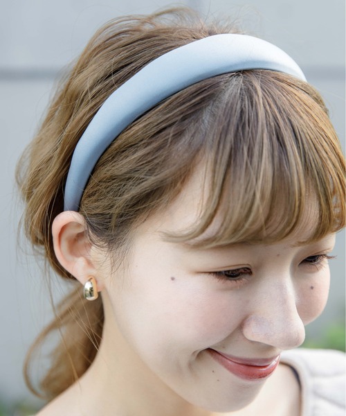 flower（フラワー）の「ボリュームカラーヘアバンド（カチューシャ・レディース・ピンク/ブルー/ベージュ・FREE）」の5枚目の写真