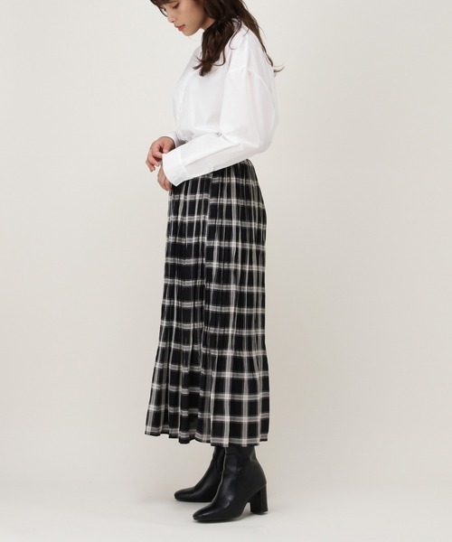 NAVY（ネイビー）の「ハンドワッシャーチェックスカート（スカート・レディース・ブラウン・フリー）」の3枚目の写真