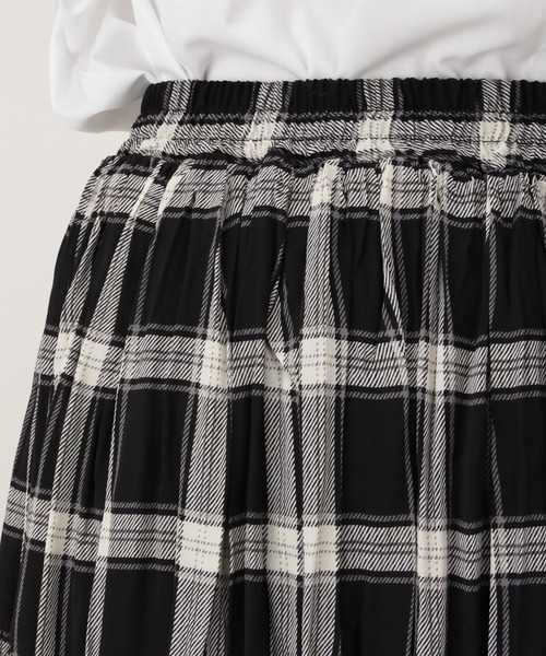 NAVY（ネイビー）の「ハンドワッシャーチェックスカート（スカート・レディース・ブラウン・フリー）」の6枚目の写真