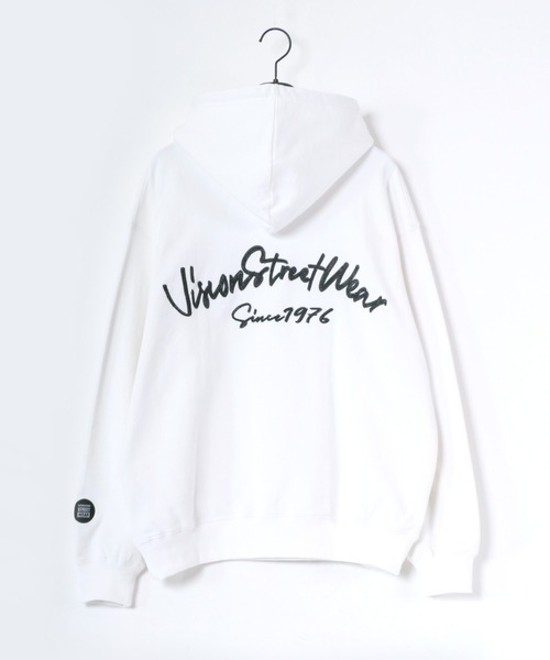 VISION STREET WEAR(ヴィジョンストリートウェア)の「VISION STREET WEAR/ヴィジョンストリートウエア スウェット サテンワッペン カレッジロゴ バックチェーン刺繍 ルードロゴ スウェットパーカー/フーディー(パーカー・メンズ・ホワイト/ブラック/ホワイト系その他/ブラック系その他・M/L)」の11枚目の写真