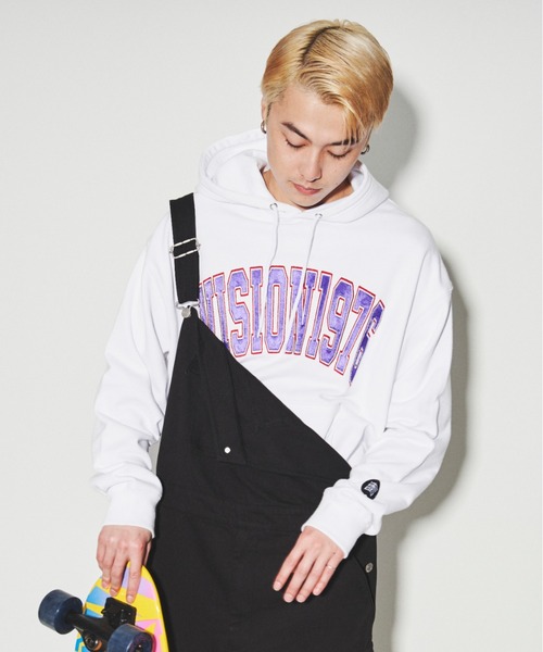 VISION STREET WEAR(ヴィジョンストリートウェア)の「VISION STREET WEAR/ヴィジョンストリートウエア スウェット サテンワッペン カレッジロゴ バックチェーン刺繍 ルードロゴ スウェットパーカー/フーディー(パーカー・メンズ・ホワイト/ブラック/ホワイト系その他/ブラック系その他・M/L)」の21枚目の写真
