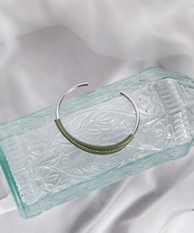 VIS（ビス）の「フェイクレザーバングル（ブレスレット）」