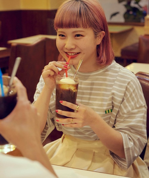 timecapsule(タイムカプセル)の「【timecapsule】「レモンケーキ」バックプリント半袖ビッグTシャツ(Tシャツ/カットソー・レディース・ホワイト/モカ/ベージュ系その他/ライトベージュ・FREE)」の3枚目の写真