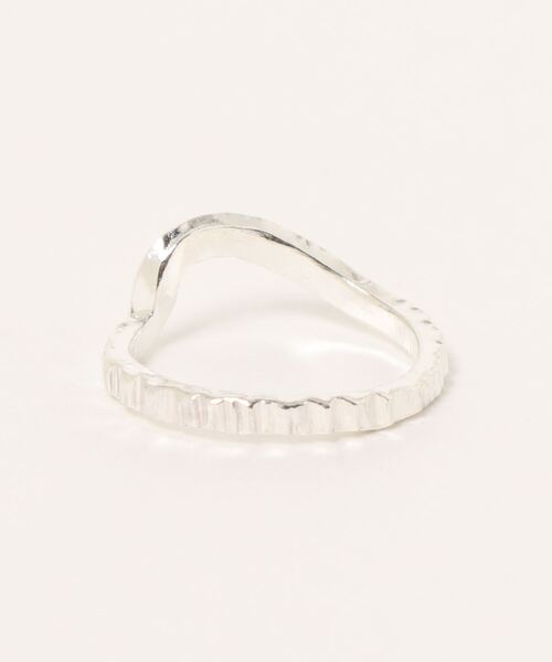 tone(トーン)の「【V&SSS】sv925 太 slow L ring (ザクザク槌目)(リング・レディース・シルバー・21号/FREE/5号/9号/7号/3号/15号/11号/13号/18号/1号)」の2枚目の写真